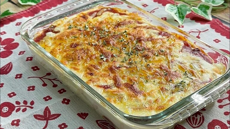 市販のソースと餃子の皮で食べたい時にすぐ作れる‼️【お手軽ラザニア】 #餃子の皮レシピ #ラザニア #shorts