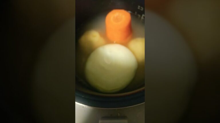 炊飯器に野菜入れてみた‼️