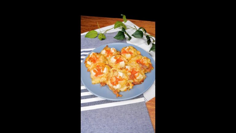 【のせて焼くだけ！餅と明太とチーズが溶け合う神ポテトレシピ】「ホクホクが暴走」「こんなん絶対うまい」 / Smashed Potatoes with Cheese, Mochi, & Mentaiko