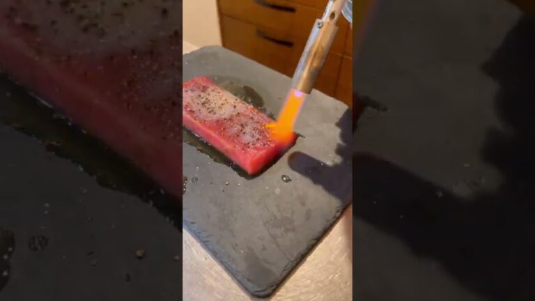 香ばしくて　うまいっ　マグロの炙り♡ はまっております。#shorts