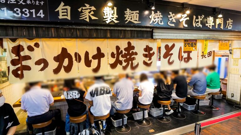 怒涛の焼きそばラッシュ！圧巻のコテ捌きで客を魅了する神戸屈指の鉄板焼き店