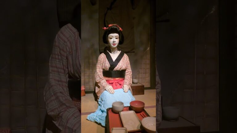 登別、伊達時代村のお化け屋敷は怖いぞ～～‼️【妖怪びっくり小屋】ろくろ首【Japanese folk monster Rokurokubi】＃Shorts