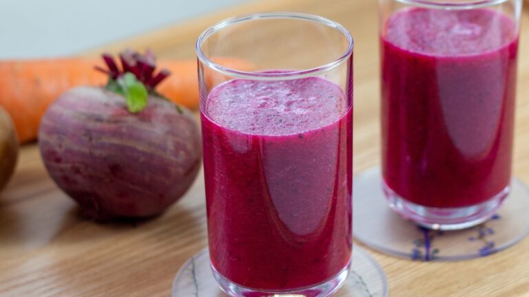【奇跡の野菜】ビーツとにんじんのスムージーの作り方【美容と健康をサポート】