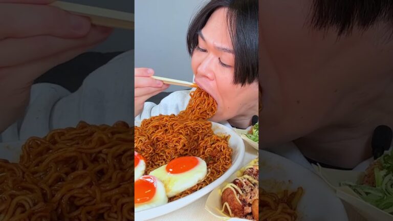 Mukbang ASMR 新焼きそばブルダック たこ焼き Buldak Yakisoba, Takoyaki #shorts