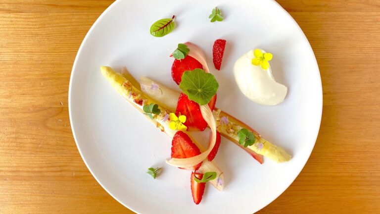 【ホワイトアスパラと旬の食材イチゴとルバーブで旬を味わう #51】Asperges blanche / Rhubarbes et Fraises】