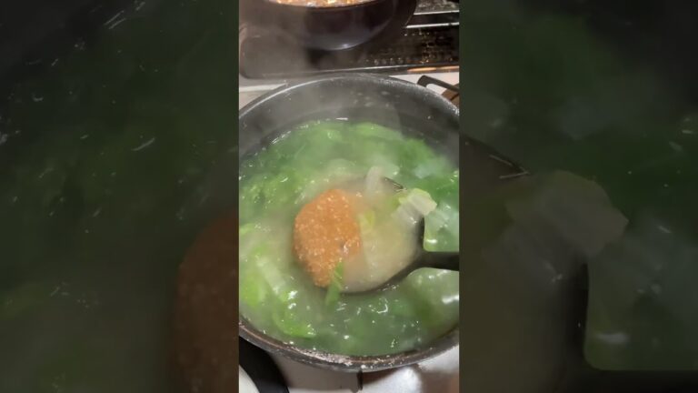 #白菜とわかめの味噌汁#三兄弟#メンズごはん#簡単料理