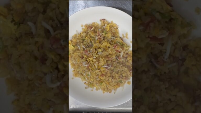 ショートムービー【今日の賄いは梅干しとしらす干しの炒飯です】 #中華料理 #シーホワン #ショートムービー #賄い #cooking #food