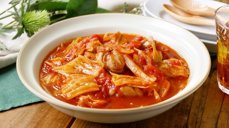 【鶏もも肉とキャベツのトマト煮】トマト缶で簡単！パンにもご飯にも合う♪