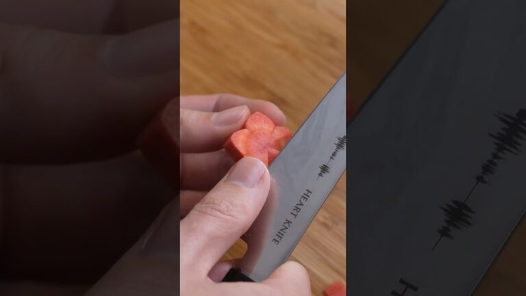 【プロ直伝✨】覚えて簡単🥕にんじんを桜型🌸に切る飾り切り　#shorts #heartknife #レシピ #包丁