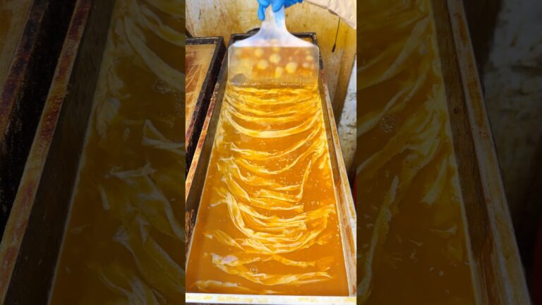 鰻丸ごと一匹使った贅沢玉子焼き