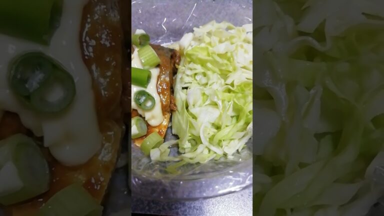 体に良いサバ味噌缶　盛合せ　キャベツに味塩振って　ねぎマヨネーズは適量　ねぎは細かく切っても良いです。キャベツがしんなりしたら食べやすいです。美味しい