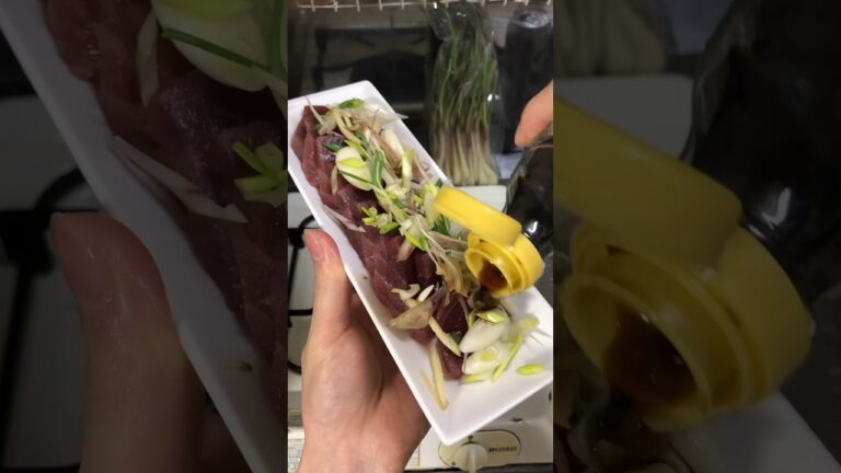 薬味たっぷりカツオで酒が進む