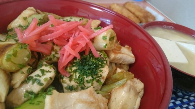 【めし日記🍚】ねぎま丼と豆腐とアオサのお味噌汁をおやじがただただ食べるだけ🍚