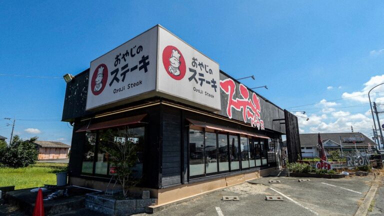 開店１０秒で満席！客全員魅了する満腹確定のロードサイド鉄板ステーキ屋がやばすぎた・・・