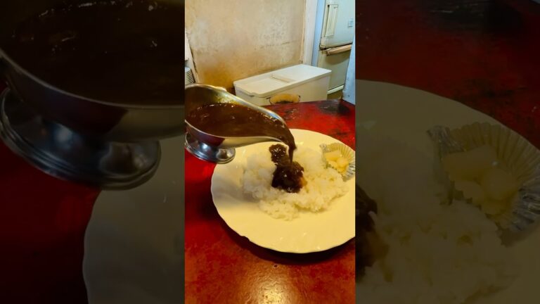 美味しさが止まらない本格欧風ビーフカレーセット♡ by 喫茶フラワー #shorts #shizuoka #curry