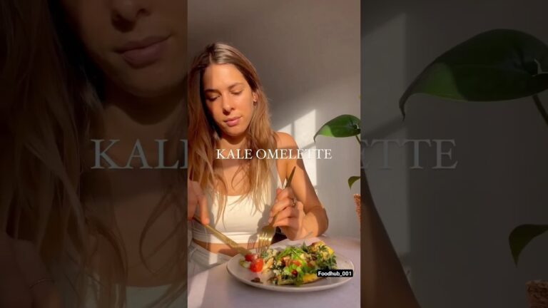 Kale Omelette 🍳🥬✨ #omelette#healthyfood #healthybreakfastideas #healthyfoodrecipes #healthyrecipes
