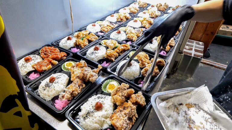 ヤンママ姉御が大活躍！デカ盛り唐揚げ弁当にガテン兄貴が殺到する行列弁当屋。