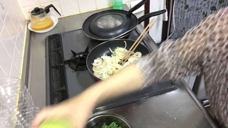 休日のテーブル 和風タンドリーチキン 海老とニラのチャプチェ