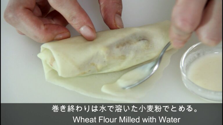 揚げないからヘルシー！焼き豚とパプリカの春巻き Grilled pig and spring roll of paprika