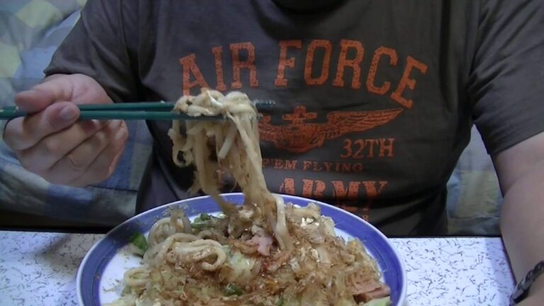 【一人deごはん】Let’ eat！お久しぶりね！「昔ながらの焼きうどん」大盛りをペロリ！