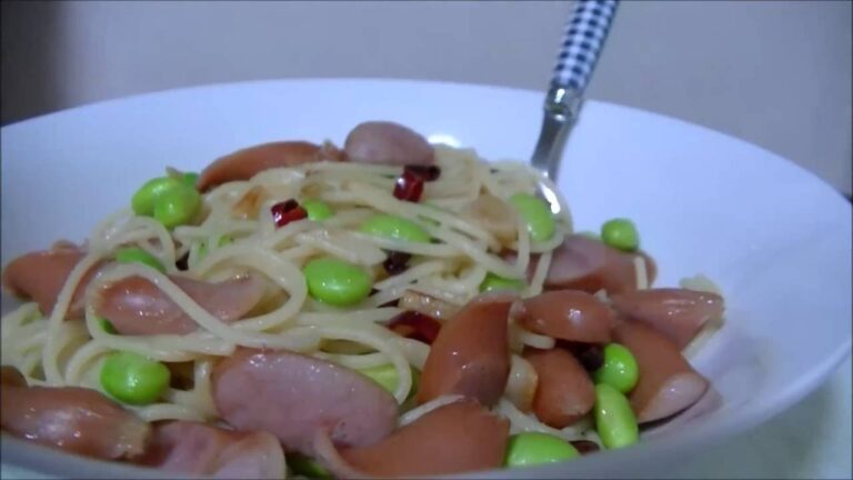 【ガーリック】枝豆とウィンナーのペペロンチーノ【ピリ辛】