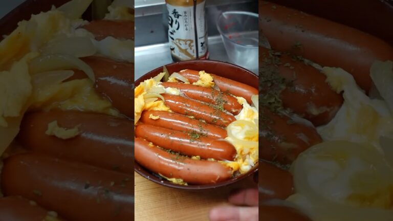 デカいソーセージを卵でとじた丼