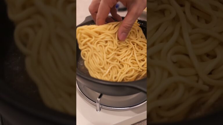 【ダイエット☆大作戦】お腹のお肉が気になるエリート社会人の夜食作り#shorts