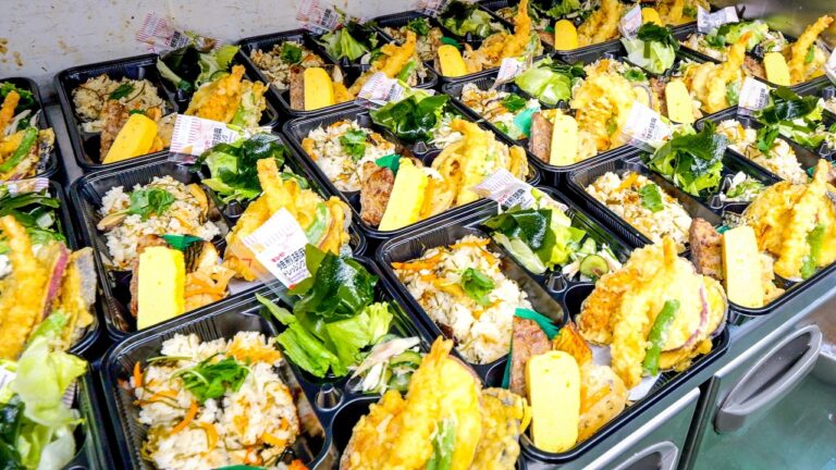 毎日１００種類の弁当・おかずを売り捌く地域密着スーパーがヤバい丨石川グルメ４選
