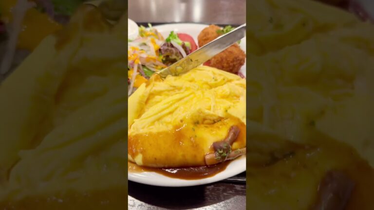 名古屋駅近！懐かしの洋食屋で食べるふわとろオムライスが絶品！ #short #名古屋 #名古屋グルメ #愛知グルメ #オムライス