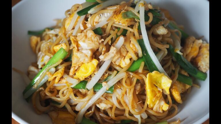 【至高の卵もやしにら焼きそば　アレンジ】もし、焼きそば飽きたら、これやりましょう。簡単で肉なしでも非常に美味しく、ビールにも合う。