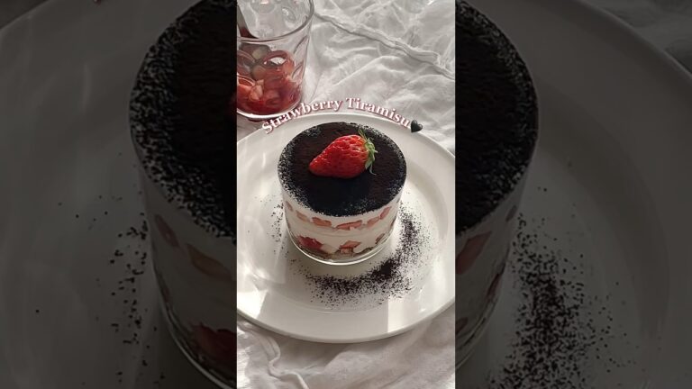 【 #homecafe 】食パンで作る簡単いちごティラミス🍓🖤　Strawberry Tiramisu