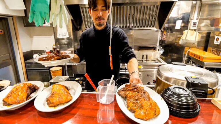 開店→即満席。驚愕のボリューム焼豚チャーハンに客が殺到する！