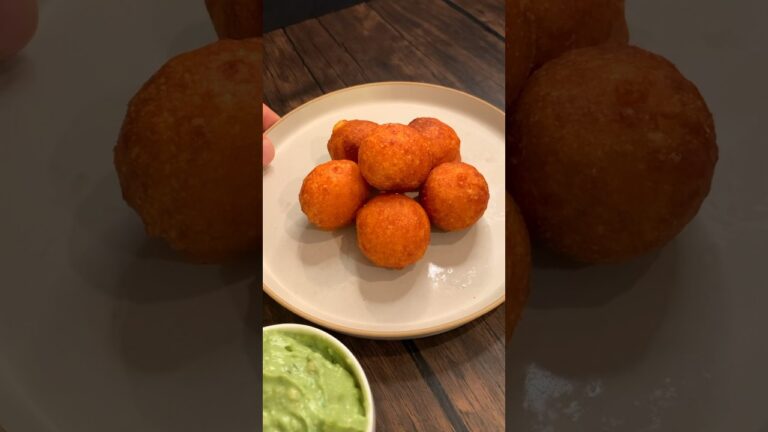 【150万回再生ポテトレシピ🥔】サックサクポテトボールにアボカドディップしたら最高やった！