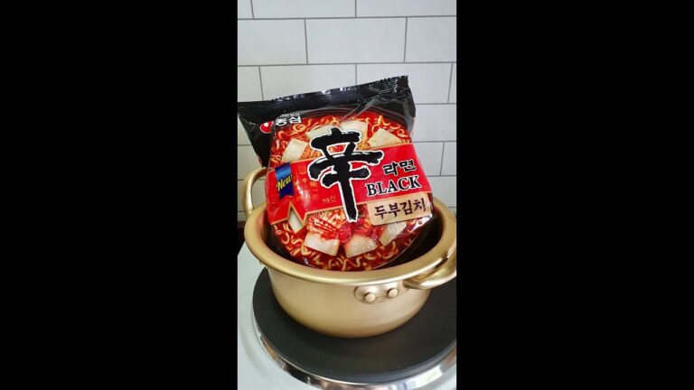 驚くキムチチゲの味！辛ラーメン豆腐キムチ作り！ #shorts
