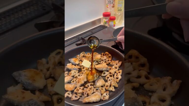 鮭とれんこんのめんつゆバター炒めをつくる #shorts