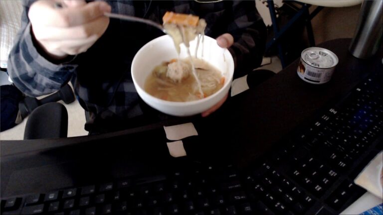 パックの生姜とり野菜スープ美味しい・・・【セブンイレブン】