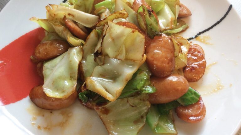 キャベツとウインナーのコンソメ炒め