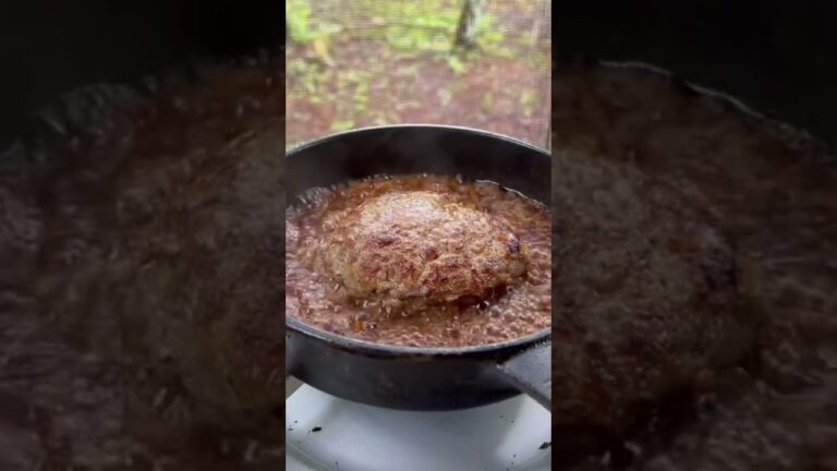 【自分の山でごはん作り】ハンバーグ作りました！#shorts #short#ソロキャンプ#ソロキャンプ飯#飯テロ