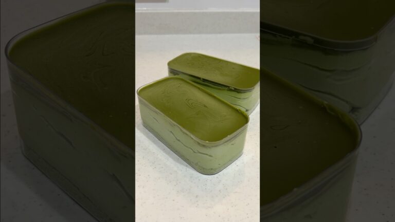SNSで話題の、割って食べるティラミスの抹茶味作ってみた！#shorts #バレンタイン #ティラミス