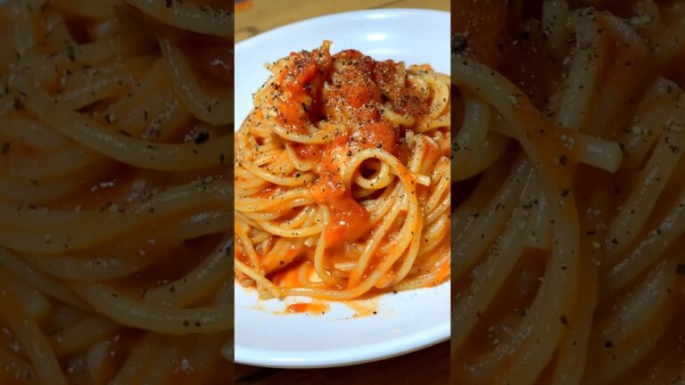 レンジだけで作る！トマト缶で煮たパスタが旨すぎた【ぶっこみトマトパスタ】　#shorts  #レンジ飯