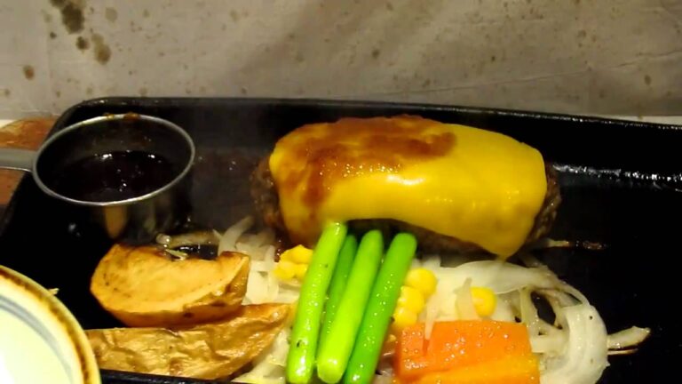 昔ながらのハンバーグ　とろりチーズのせ