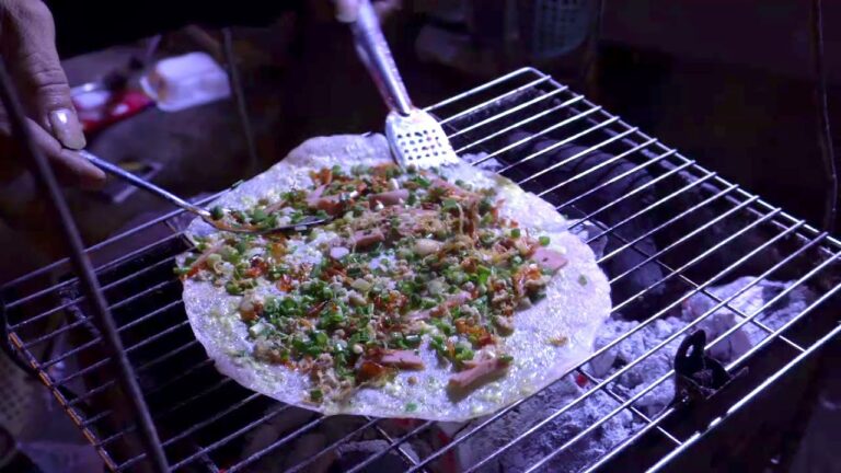 [アジアの屋台 #4] ベトナム風ピザとコーン炒め Bánh tráng nướng and Bắp xào at HCMC