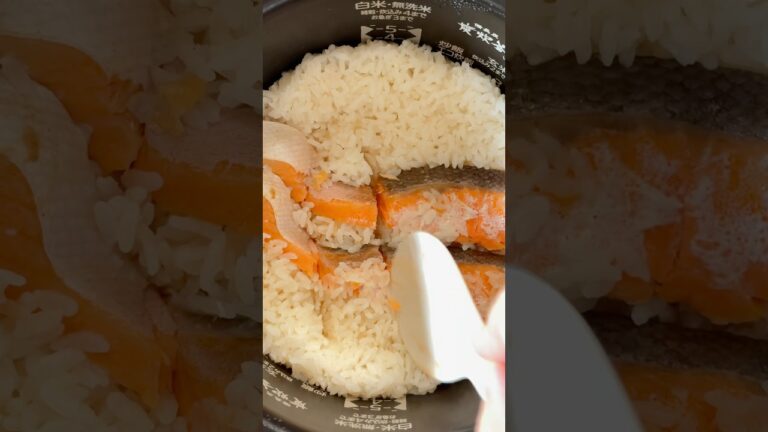炊飯器で 絶品 鮭おにぎり#簡単レシピ #おにぎり #秋の味覚