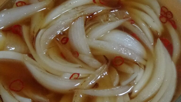 新玉ねぎのピリ辛和風マリネ　作り方　美味しい南蛮漬けにも使えます！