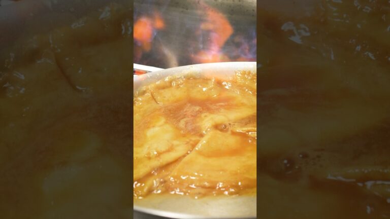 クレープを燃やす貴族のデザート #shorts #クレープ #crepe