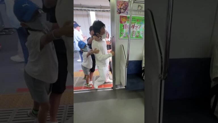 ヤンキーお父さんがレイクタウン駅で家族の止めを振り切り喧嘩/ブチギレ/暴行/ケンカ