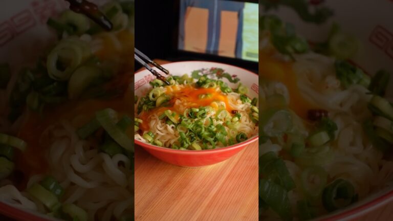 100万再生されたサッポロ一番みそラーメンアレンジがうますぎて思わずかぶりついて喜んだ