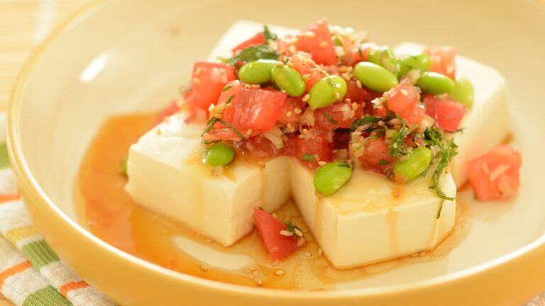 夏野菜と薬味のコラボ☆ 米粉冷やし豆腐の野菜のせ