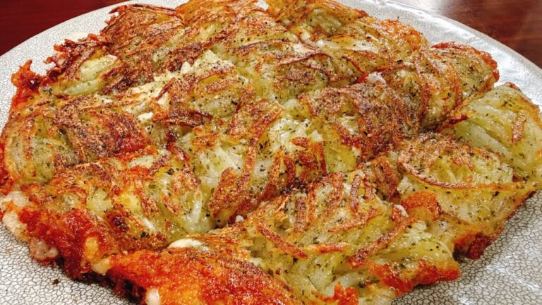 【ただ混ぜて焼くだけ】これがもう最高にヤバい！マジうますぎる。ザクザクもっちもち！『じゃが餅チーズガレット』切り餅アレンジ／簡単レシピ／余った餅