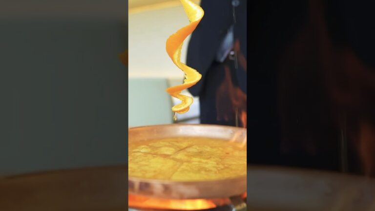 オークラ東京の目の前で作ってくれるクレープシュゼット!! #東京グルメねこ #高級フレンチ